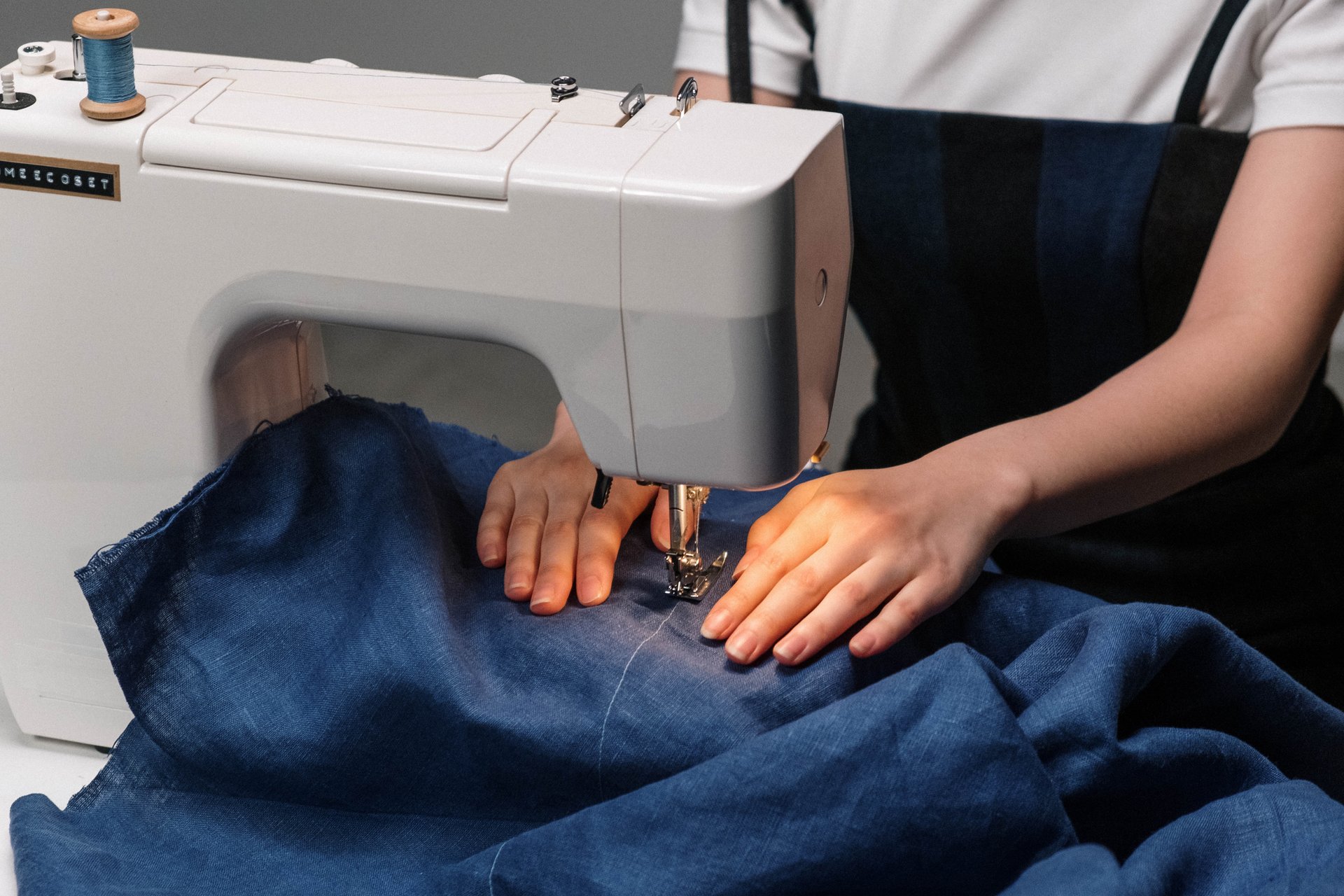 How to taper jeans with sewing machine