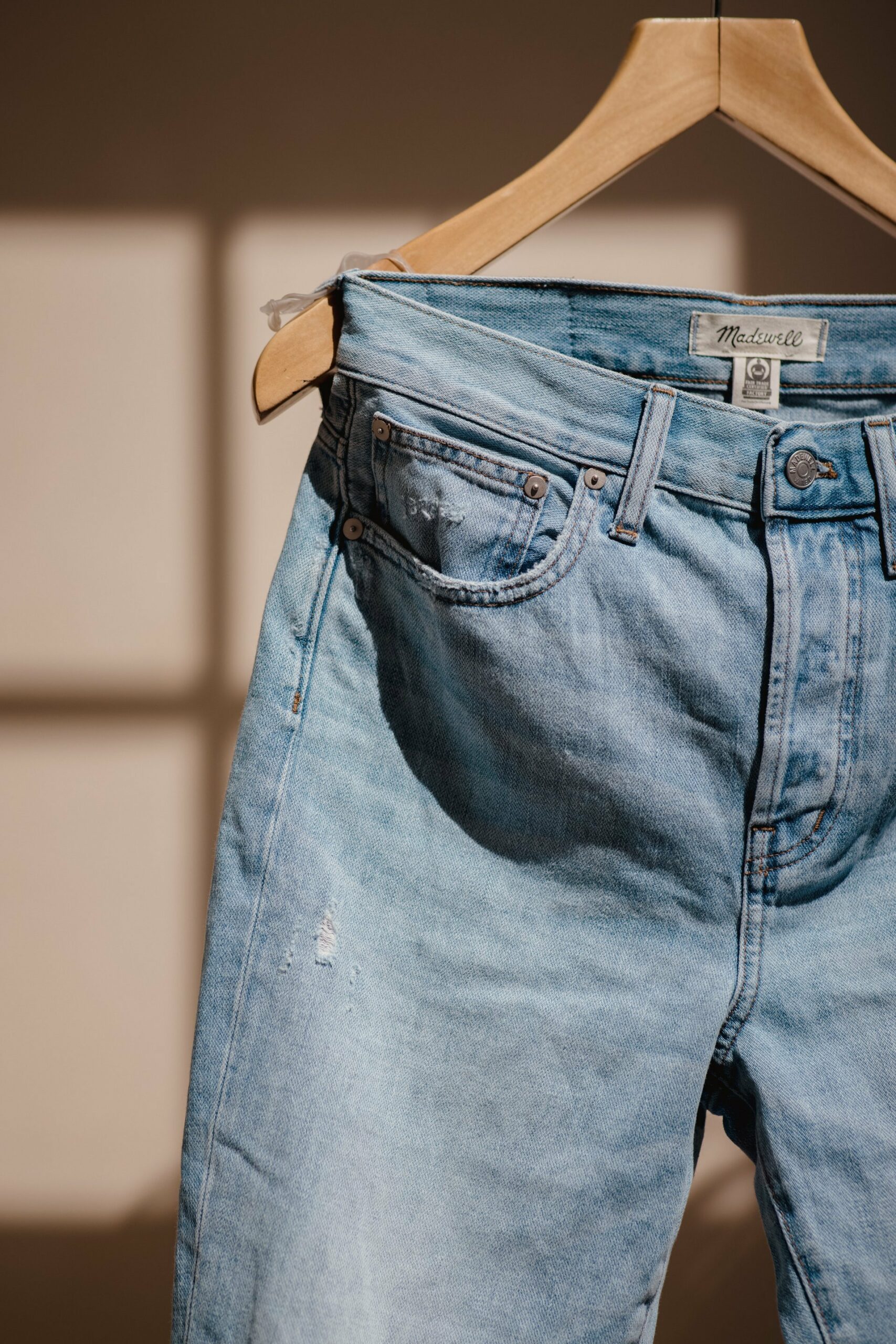 How to stretch jeans waist with hanger