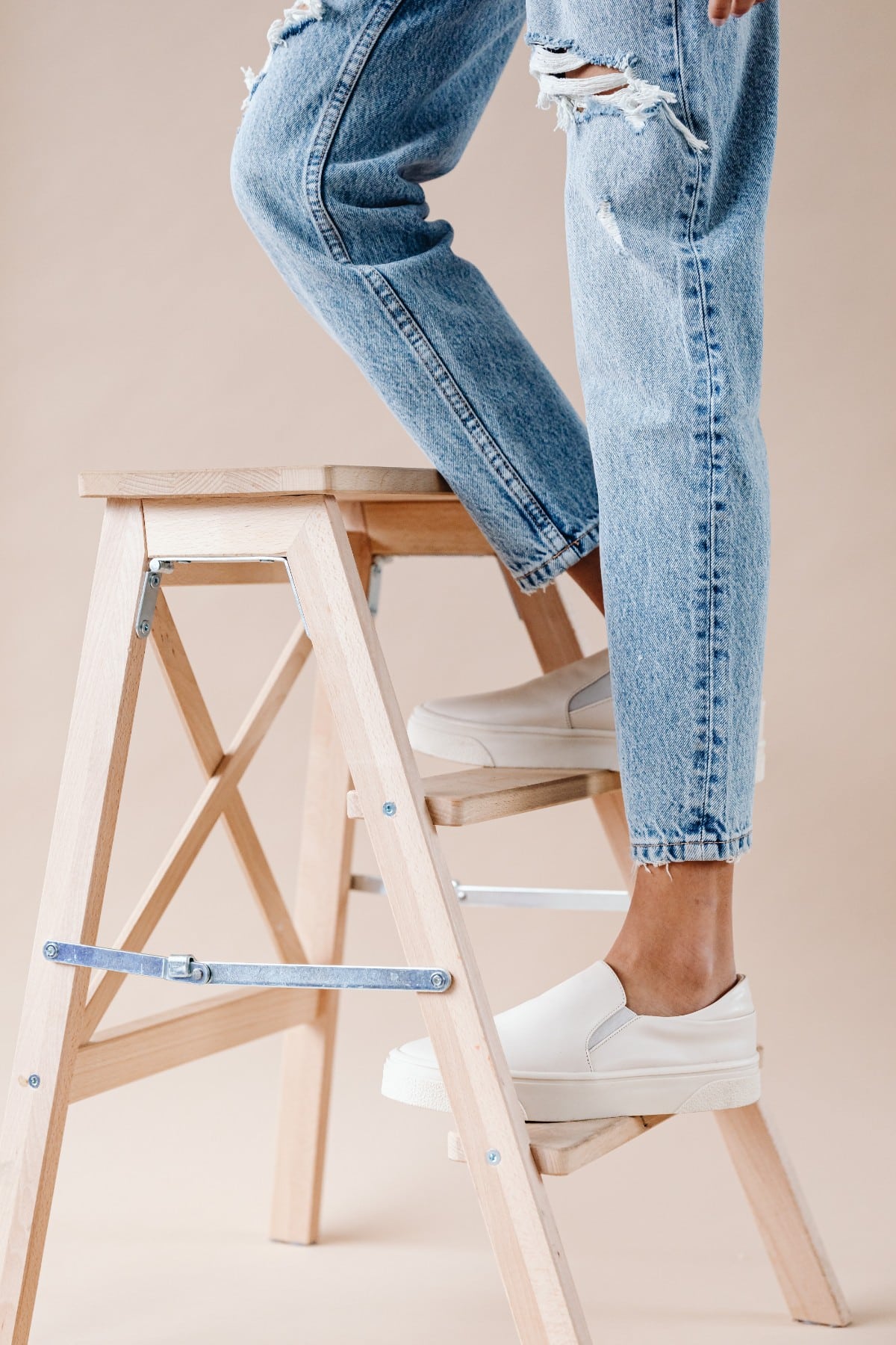 Woman wearing girlfriend jeans